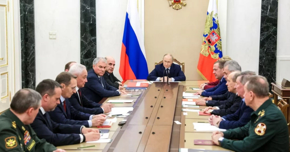 পুতিনের নির্দেশে রাশিয়ায় শুরু হতে যাচ্ছে পারমাণবিক অস্ত্র পরীক্ষার প্রস্তুতি