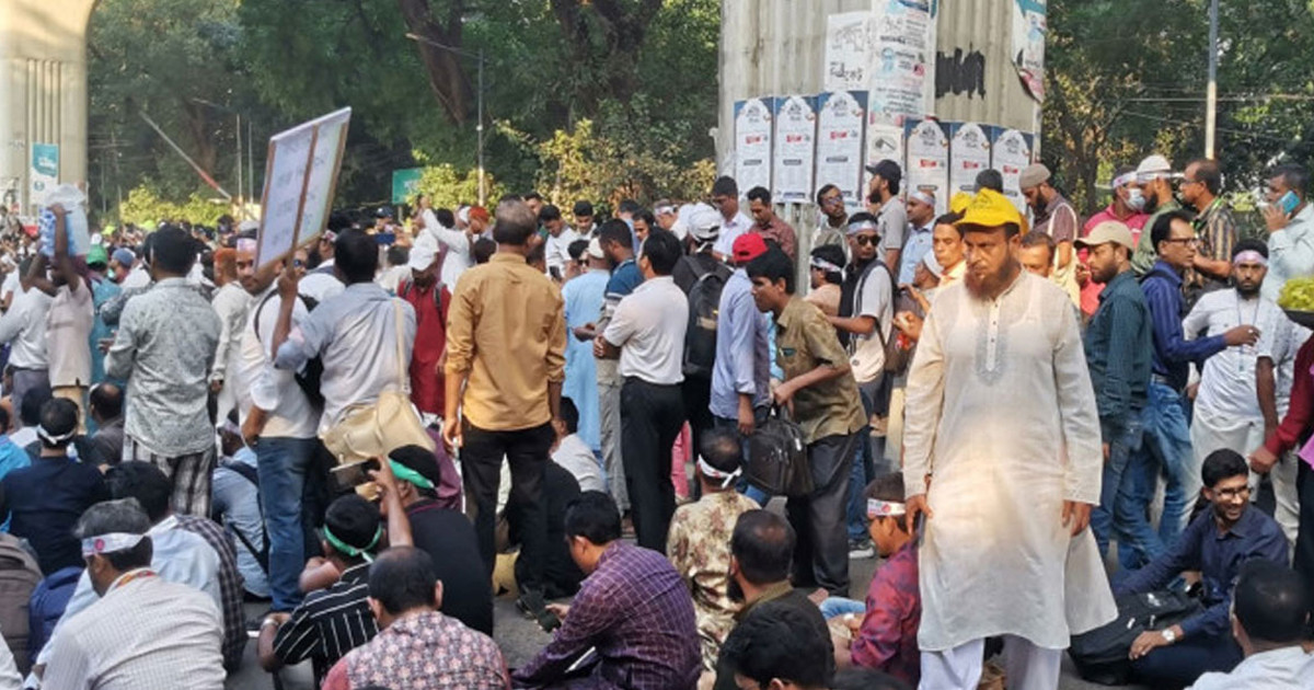 দশম গ্রেডের দাবিতে প্রাথমিক শিক্ষকদের অনির্দিষ্টকালের কর্মবিরতি শুরু | সারাদেশে পাঠদান বন্ধ